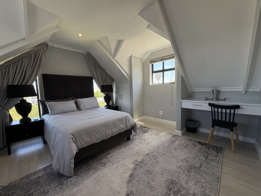 4 Bedroom Property for Sale in Grotto Bay Western Cape